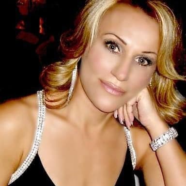 Photo of Julie Yousif